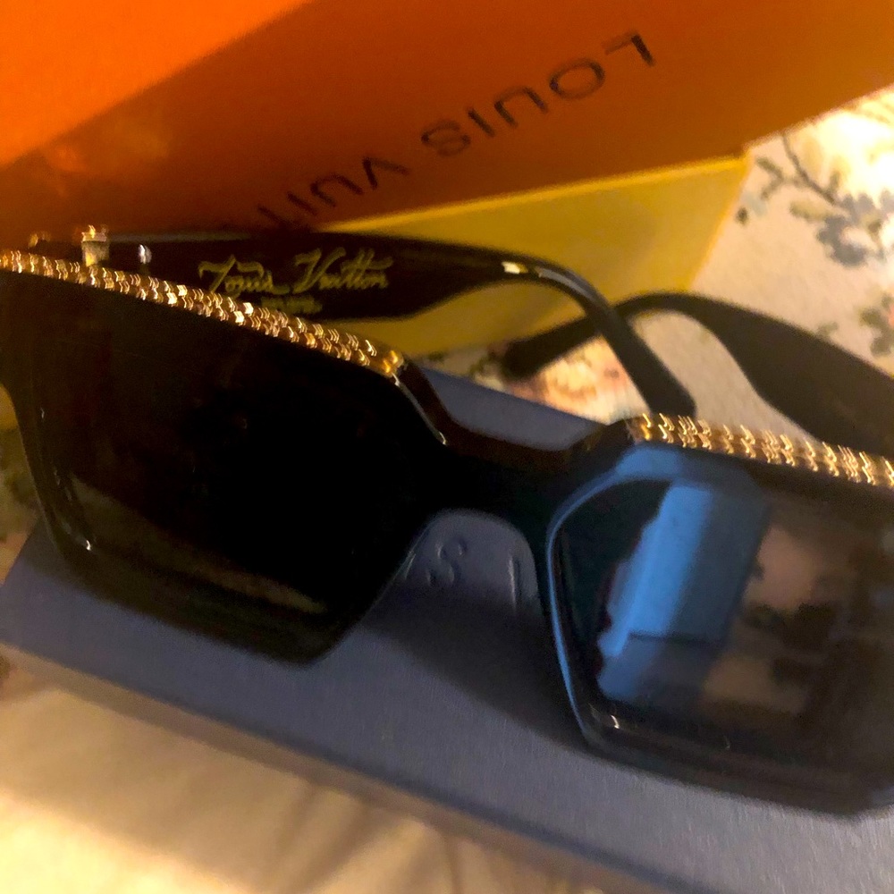 Amazing bling bling sunglasses